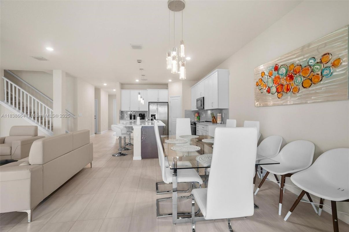 Dining room, Interior, Kitchen, Pendant Lights, Recessed Lighting, Stainless Steel Appliances