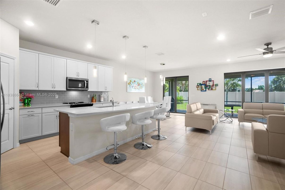 Interior, Kitchen, Living room, Pendant Lights, Recessed Lighting