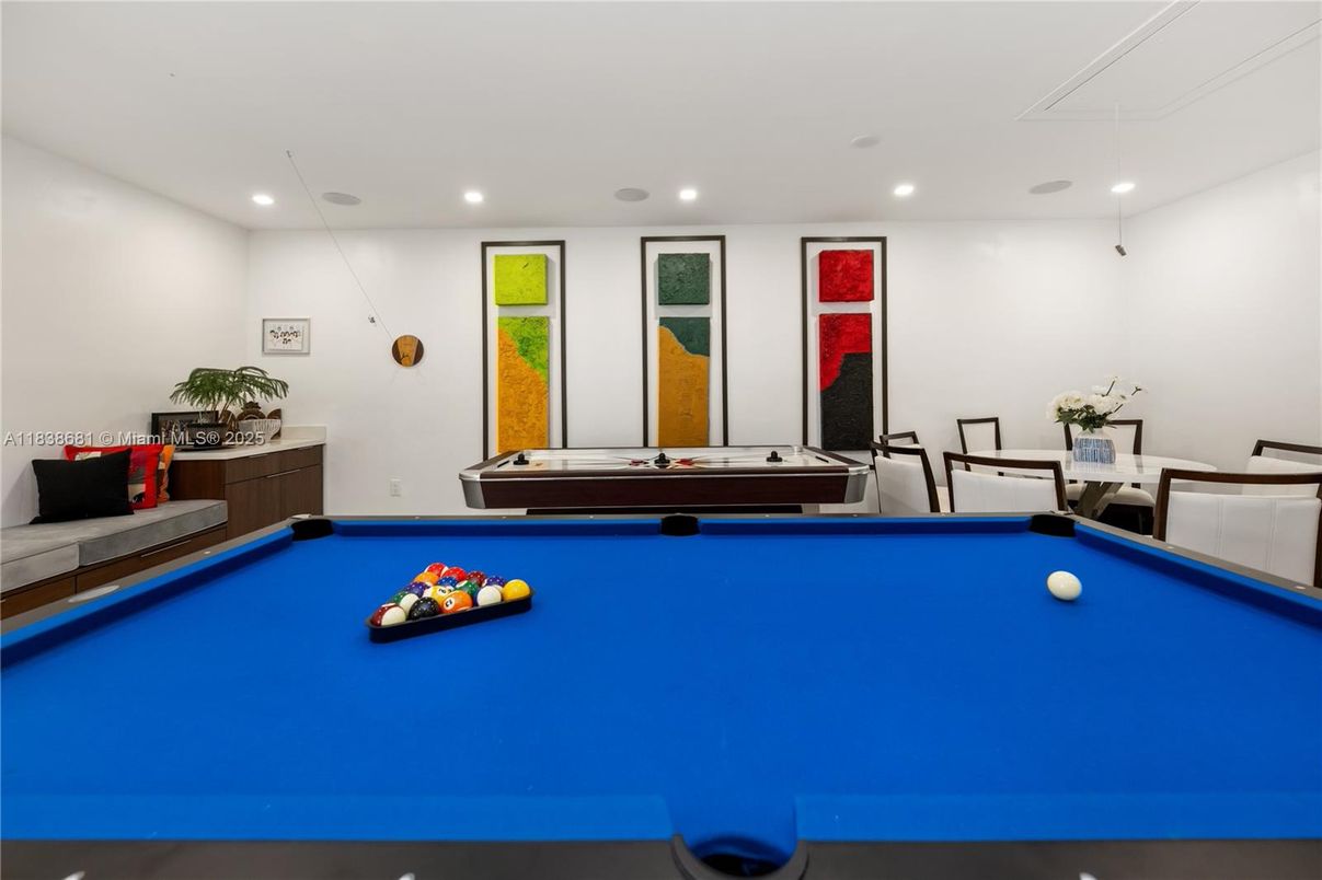 Billiard Table, Game Room, Interior, Recessed Lighting