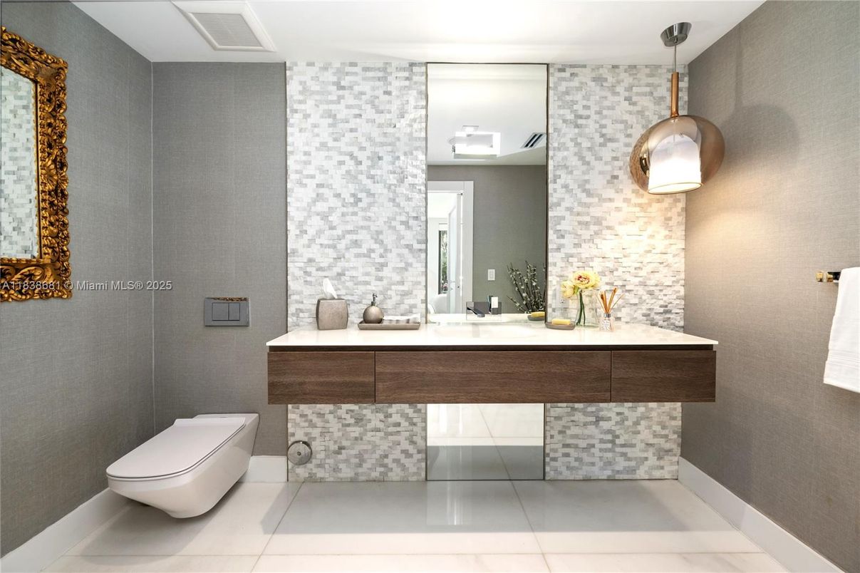 Bathroom, Interior