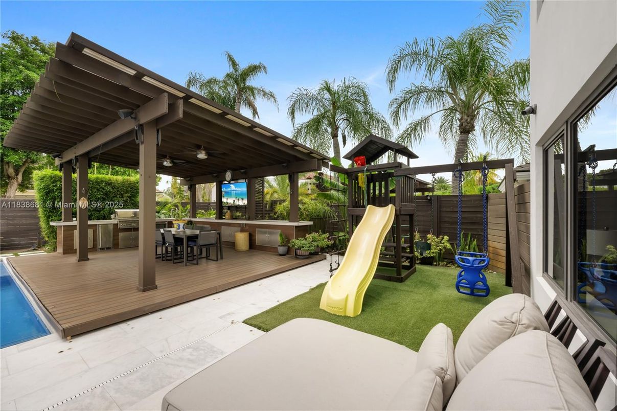 Backyard, Exterior, Playground