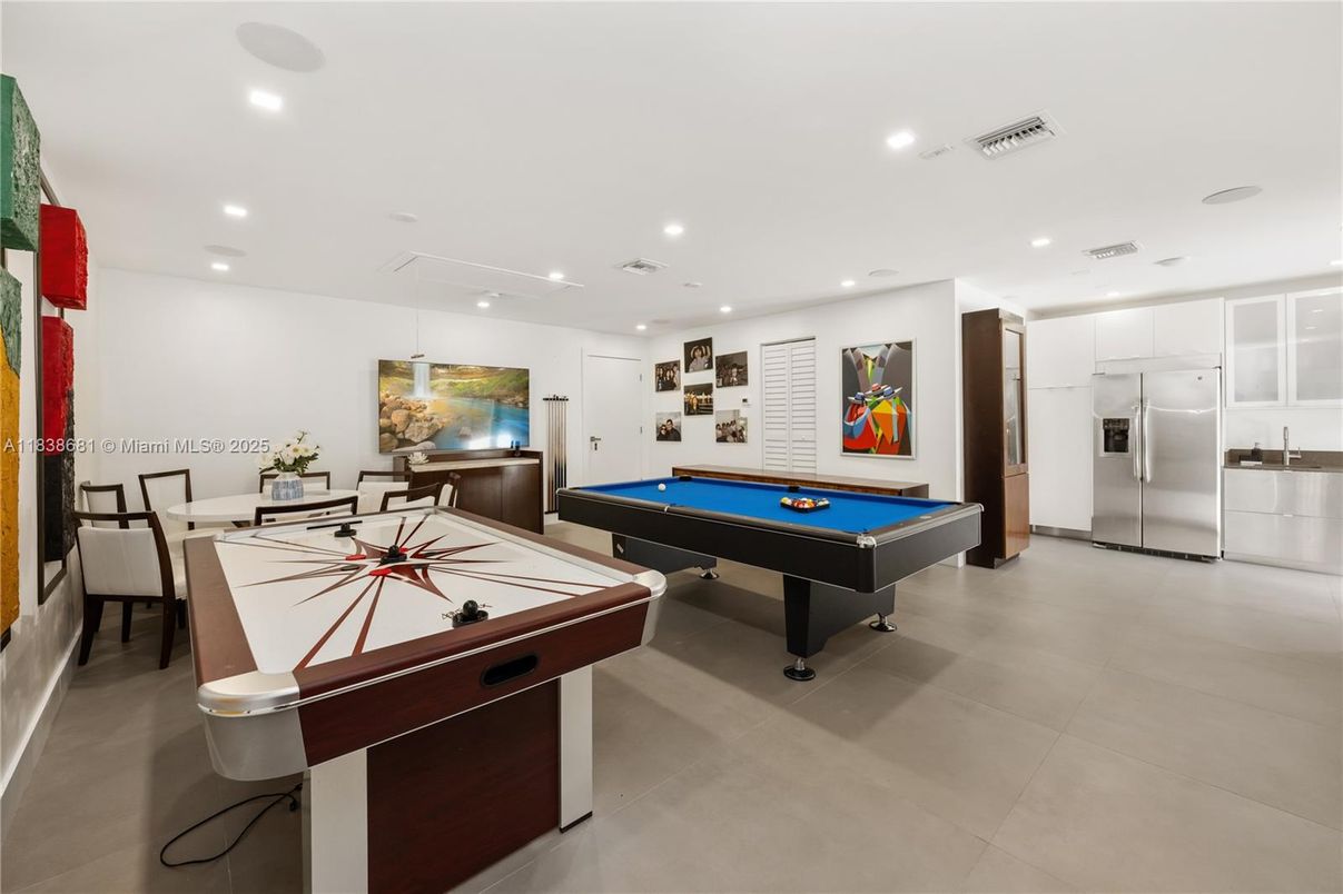 Billiard Table, Game Room, Interior, Recessed Lighting