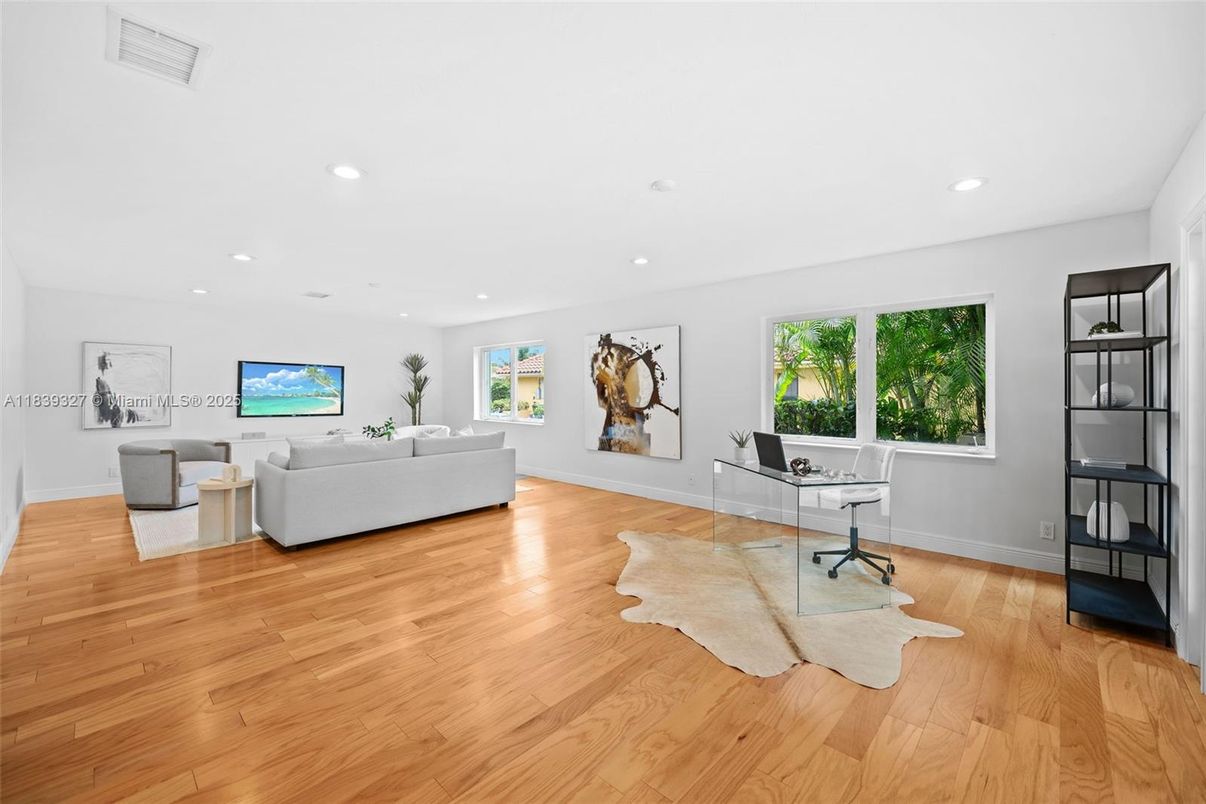 Home Office, Interior, Living room, Recessed Lighting, Wood Texture Flooring