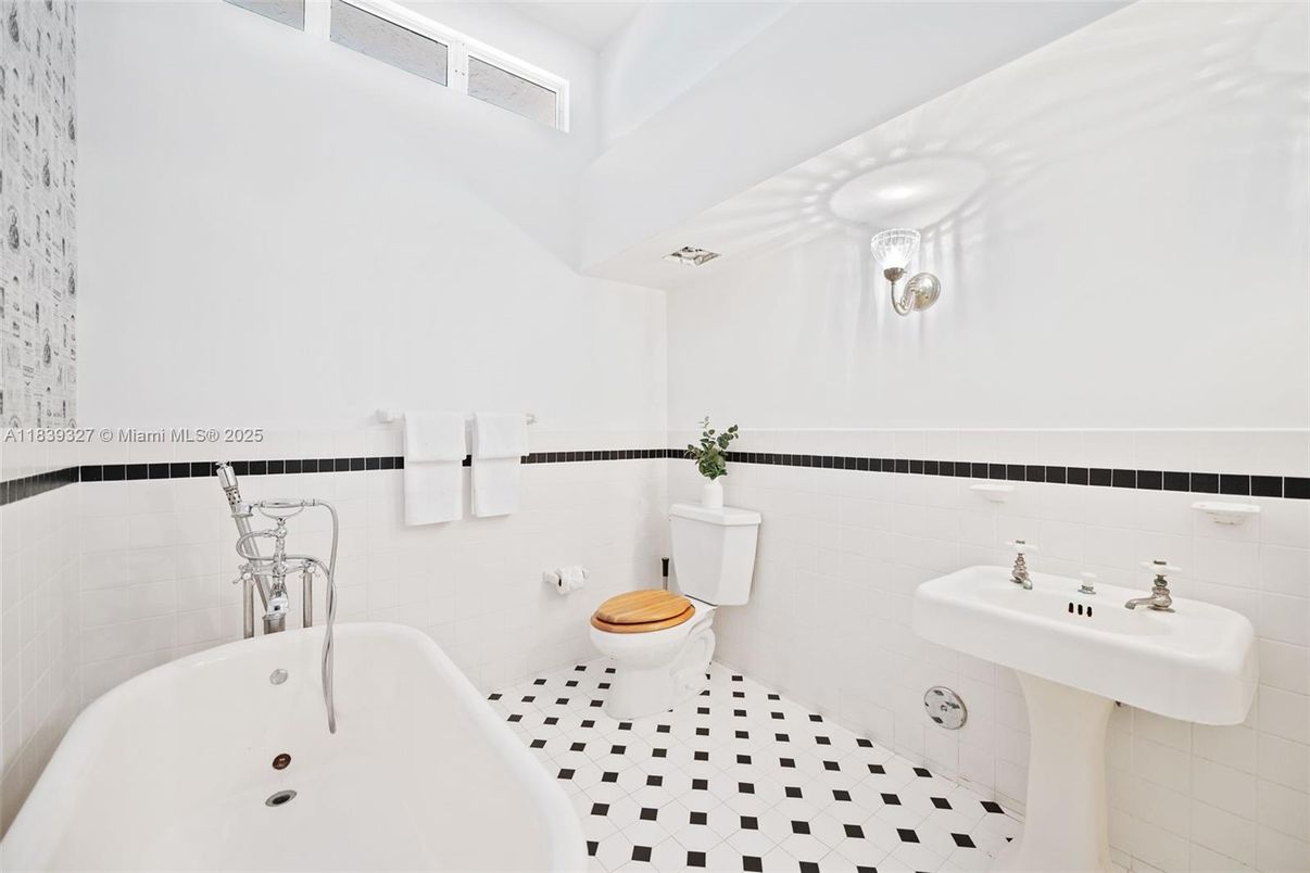 Bathroom, Interior