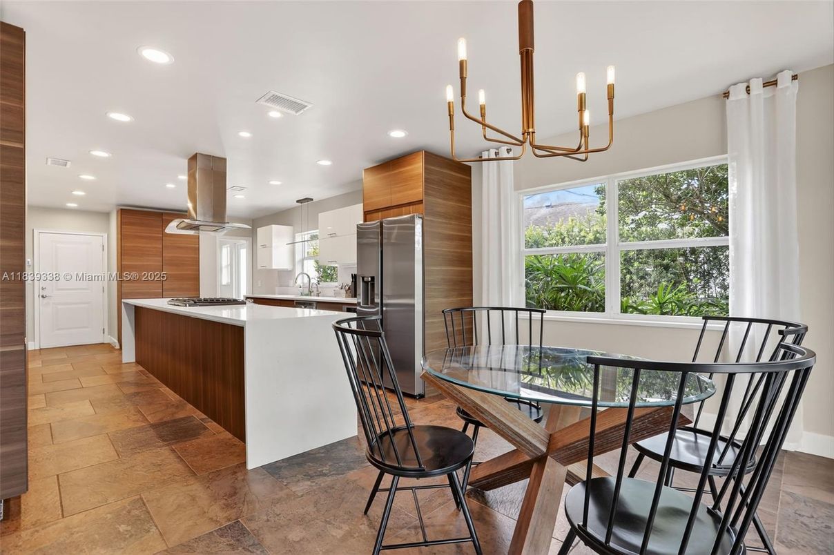 Chandelier, Dining room, Interior, Kitchen, Recessed Lighting, Stainless Steel Appliances