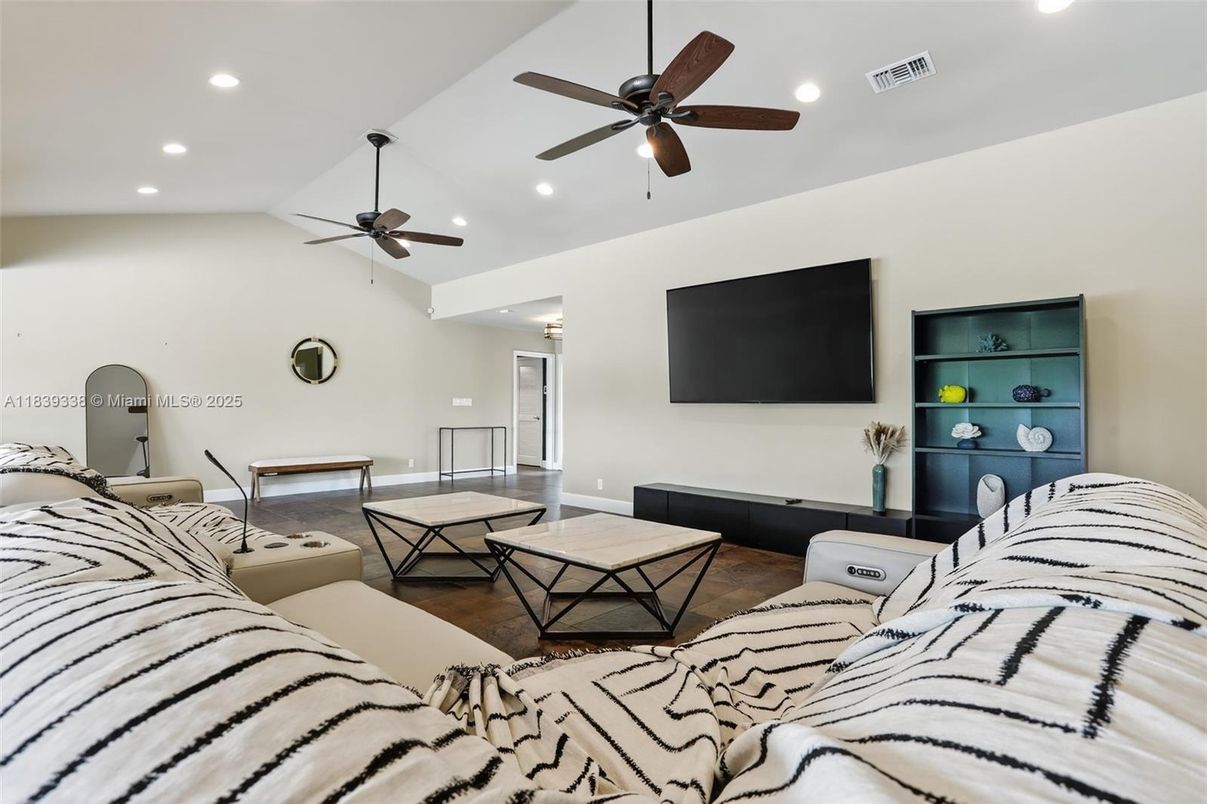 Bedroom, Interior, Living room, Recessed Lighting