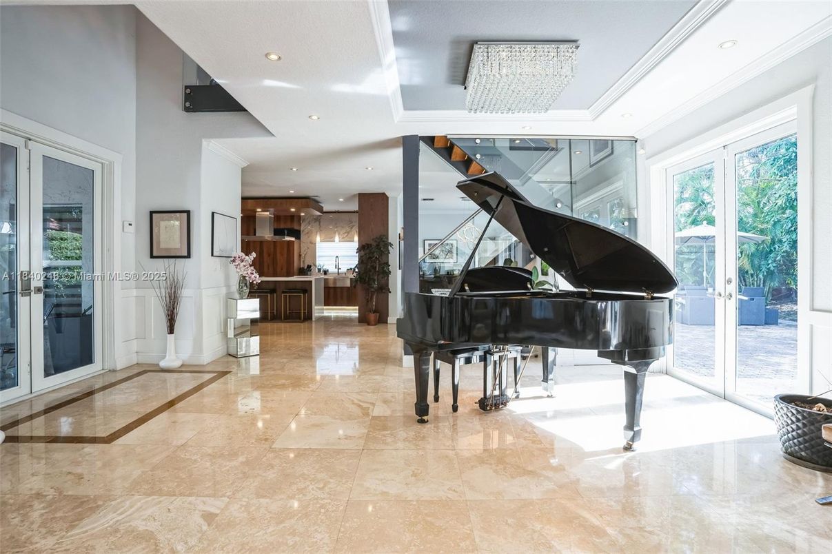 Chandelier, Interior, Piano, Recessed Lighting