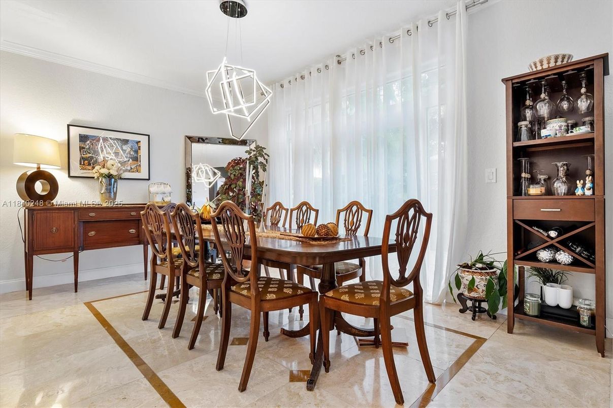 Dining room, Interior, Pendant Lights