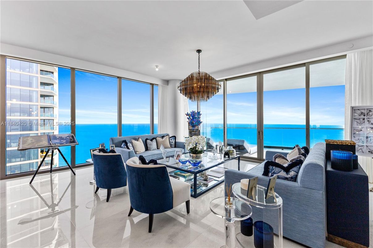 Chandelier, Interior, Living room, Water