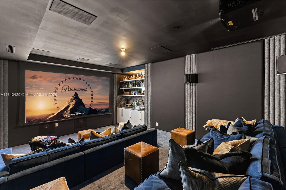 Interior, Projection Screen, Recessed Lighting, Theatre Room