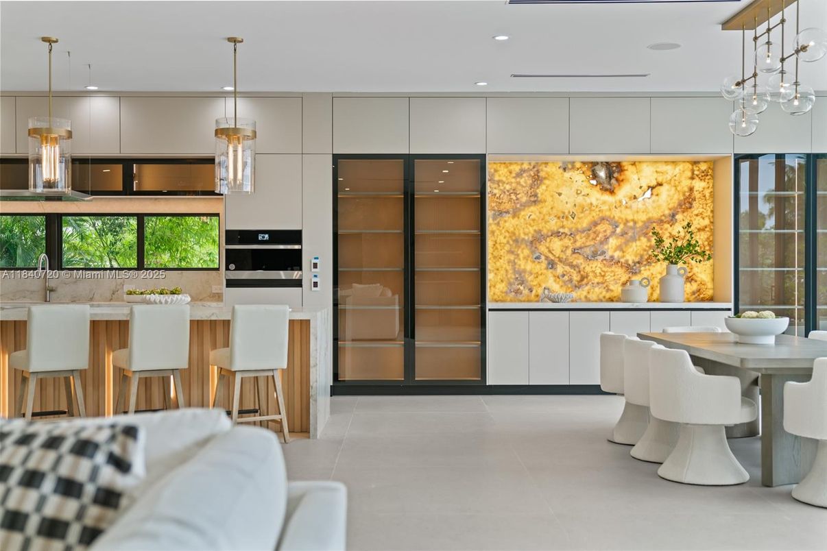 Dining room, Interior, Kitchen, Pendant Lights, Recessed Lighting, Stainless Steel Appliances