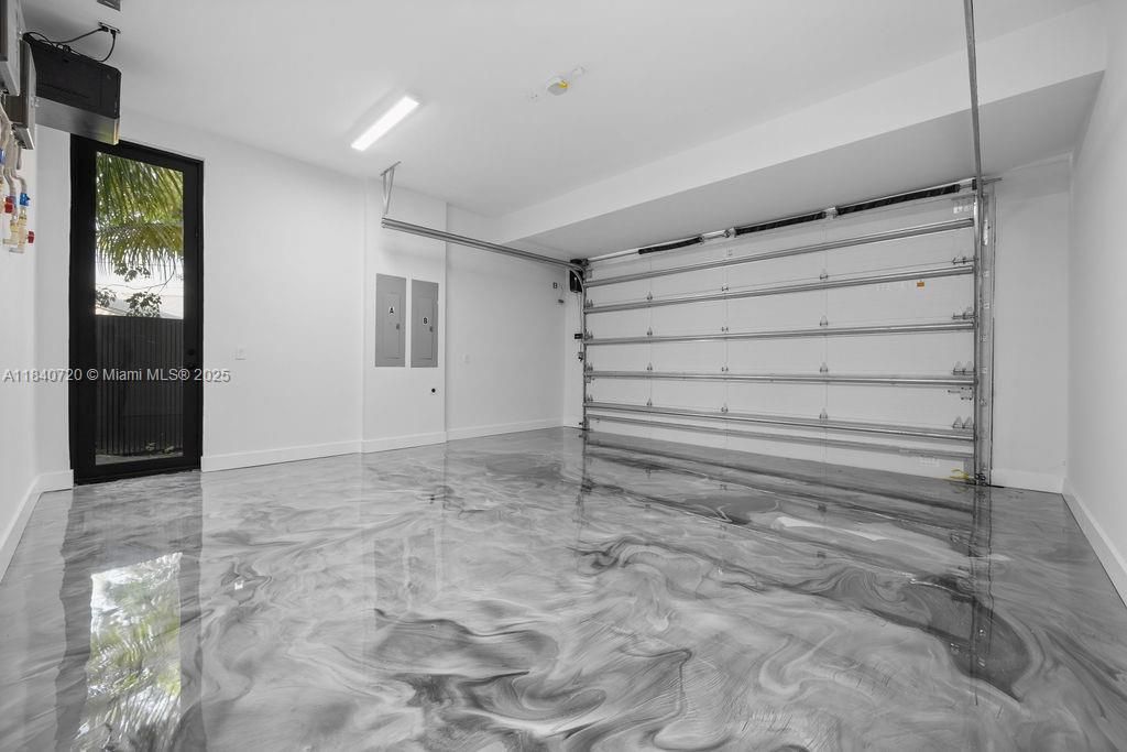 Garage, Interior