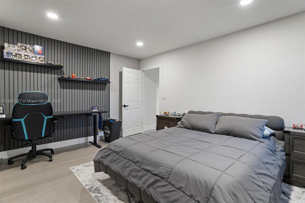 Bedroom, Home Office, Interior, Recessed Lighting, Wood Texture Flooring