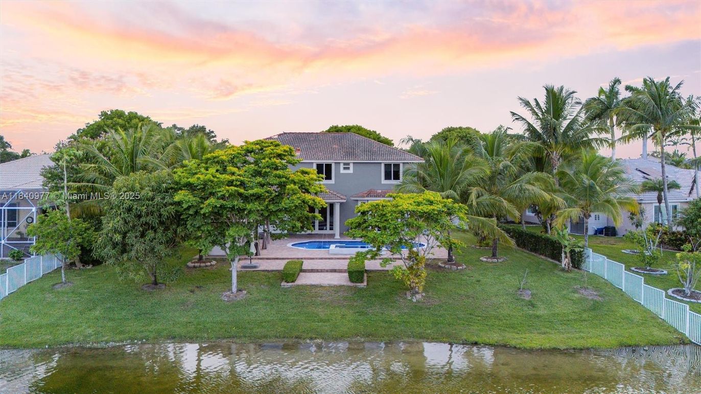 Backyard, Exterior, Pool