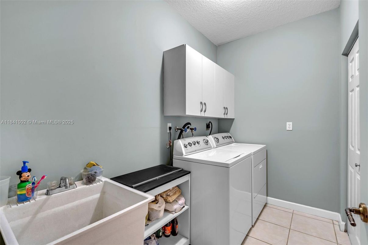 Interior, Washer