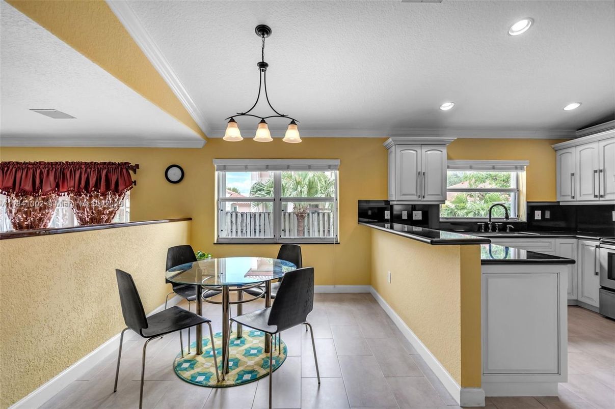 Dining room, Interior, Kitchen, Pendant Lights, Recessed Lighting
