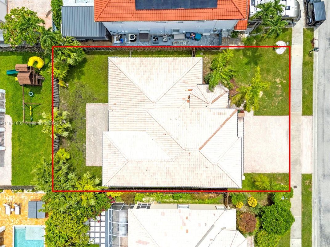 Exterior, Drone