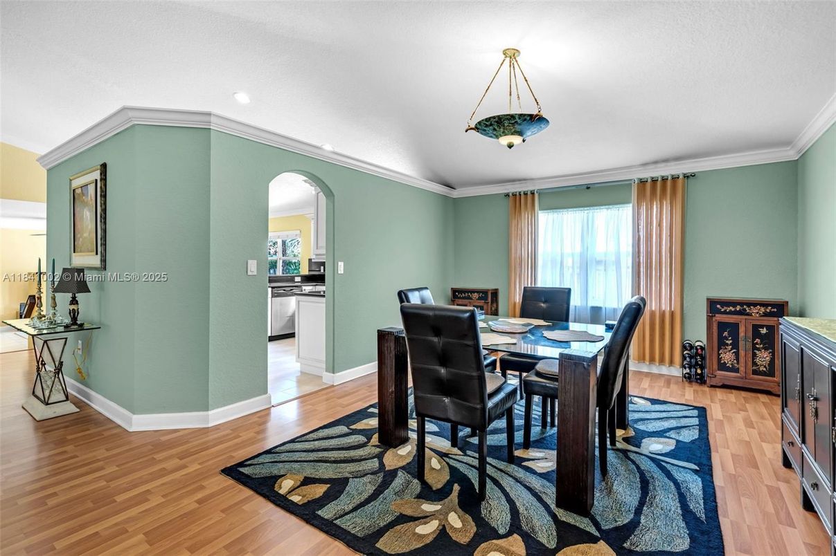 Dining room, Interior, Kitchen, Recessed Lighting, Wood Texture Flooring
