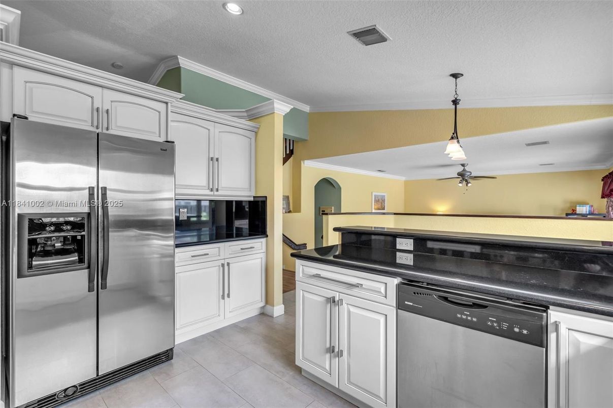 Interior, Kitchen, Pendant Lights, Recessed Lighting, Stainless Steel Appliances
