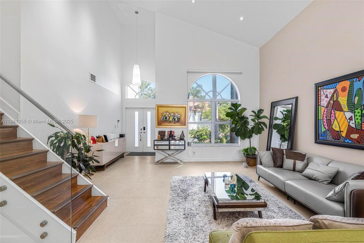 Interior, Living room, Pendant Lights, Recessed Lighting