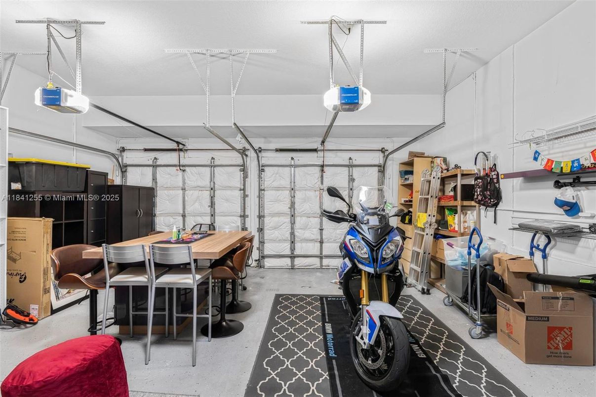Garage, Interior