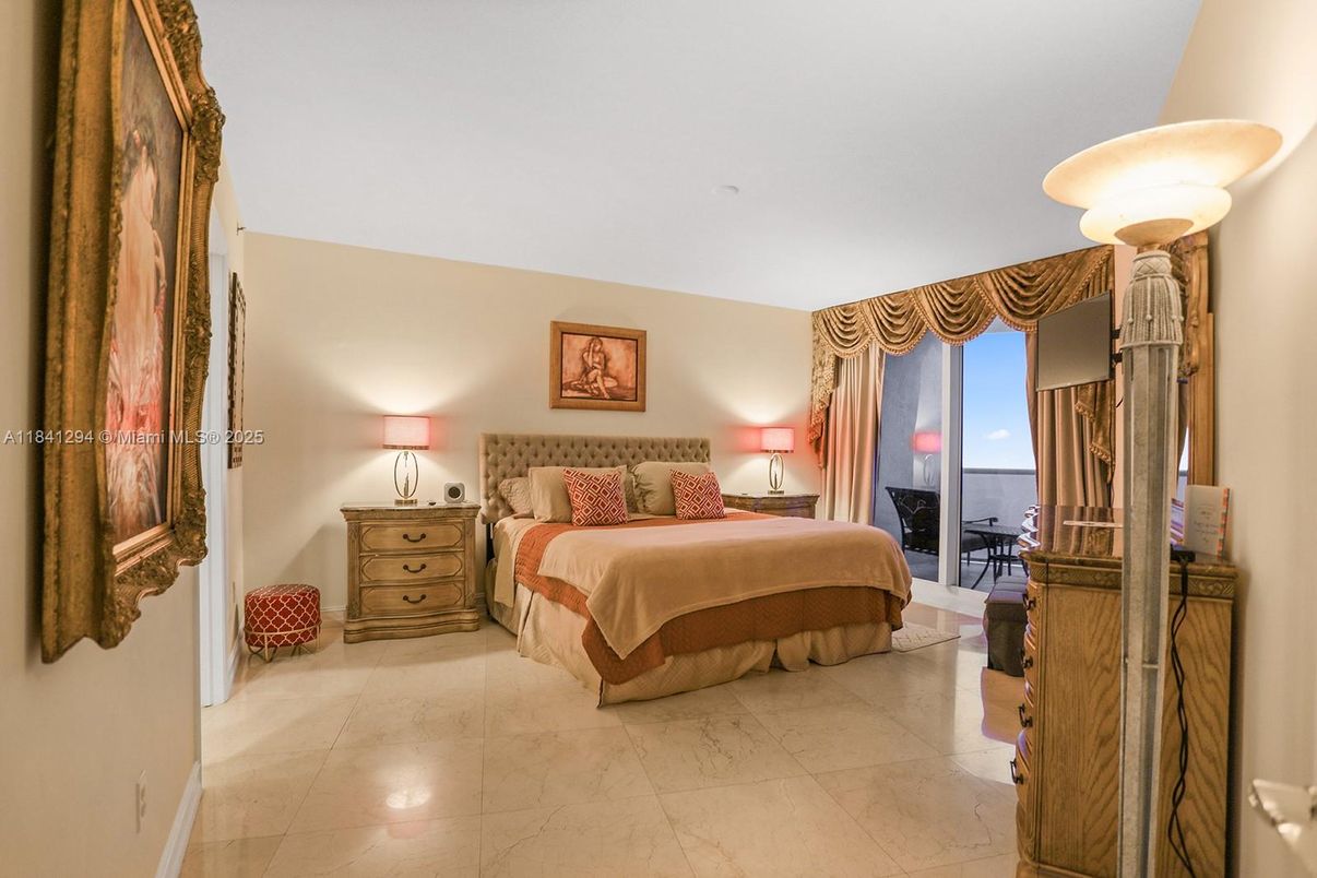 Bedroom, Interior, Water