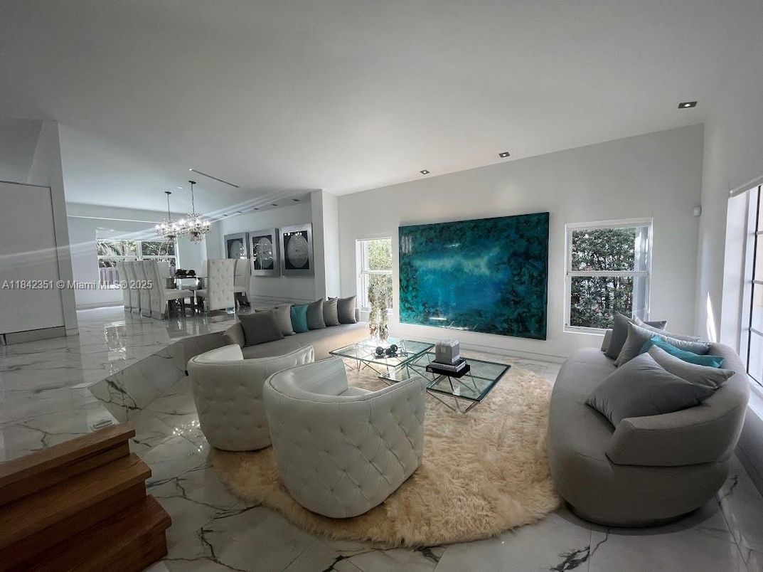 Chandelier, Dining room, Interior, Living room, Marble, Pendant Lights, Recessed Lighting