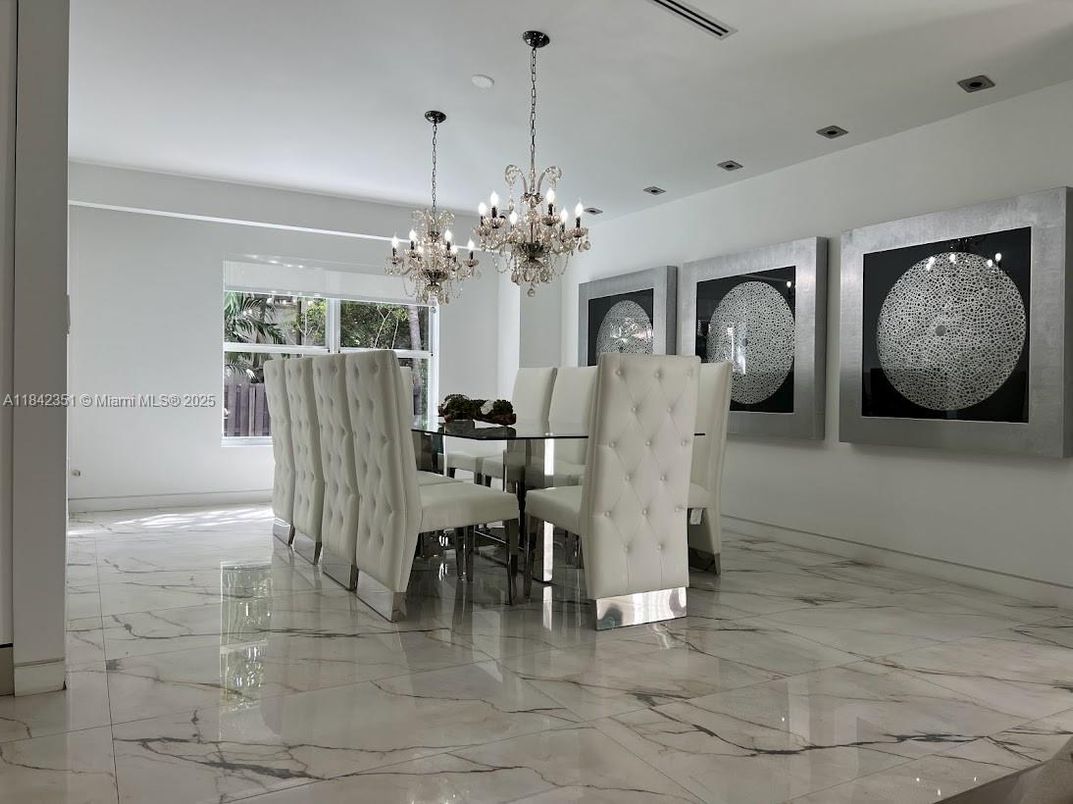 Chandelier, Dining room, Interior, Marble, Recessed Lighting