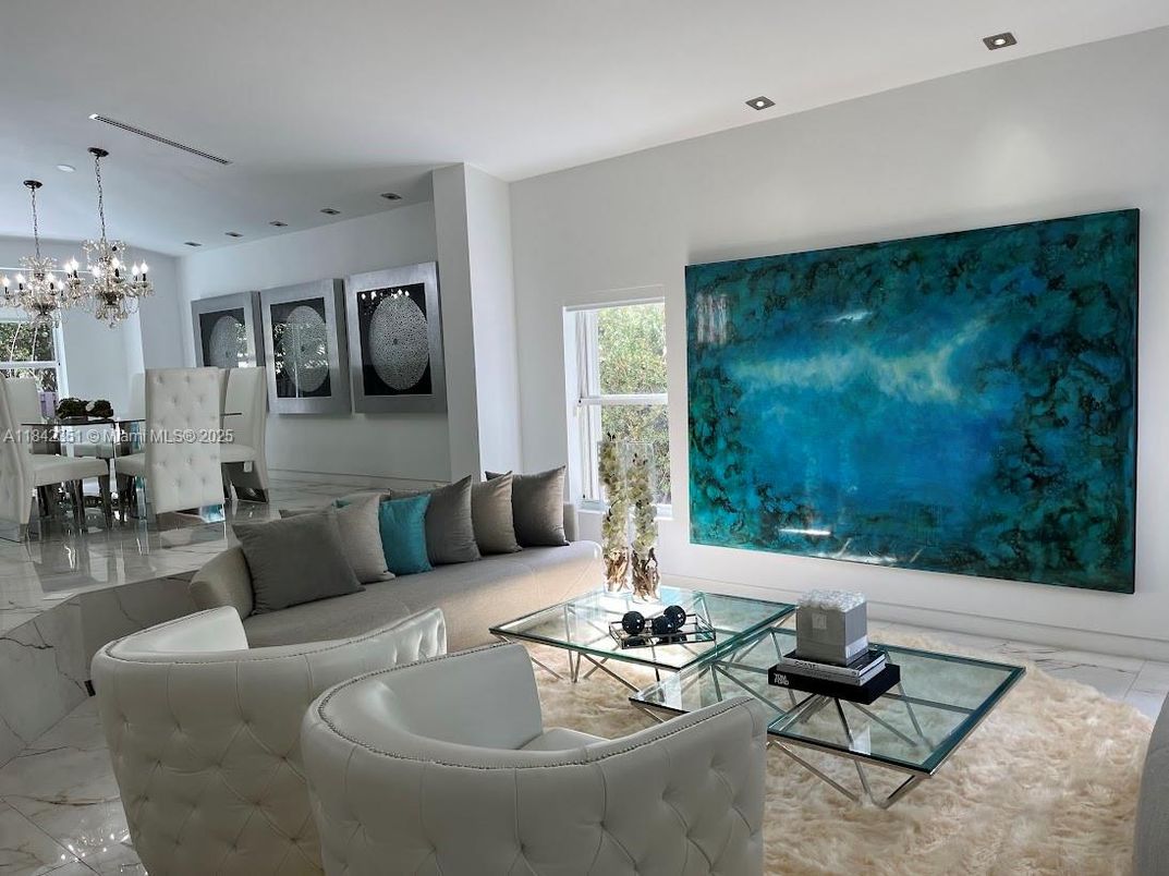 Chandelier, Dining room, Interior, Living room, Marble, Recessed Lighting