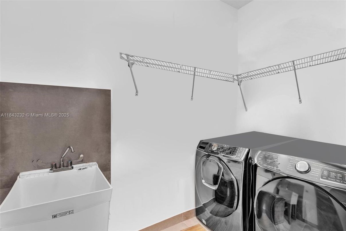 Interior, Washer