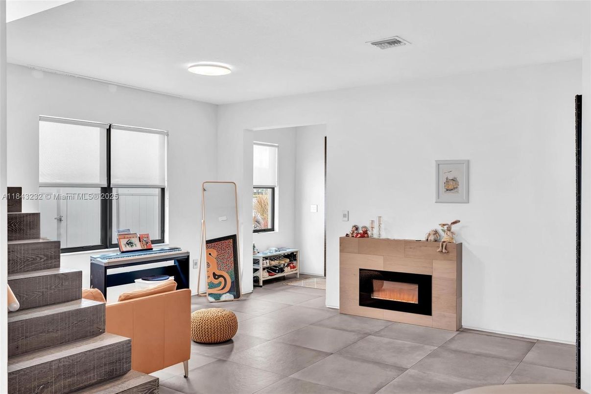 Fireplace, Interior, Recessed Lighting