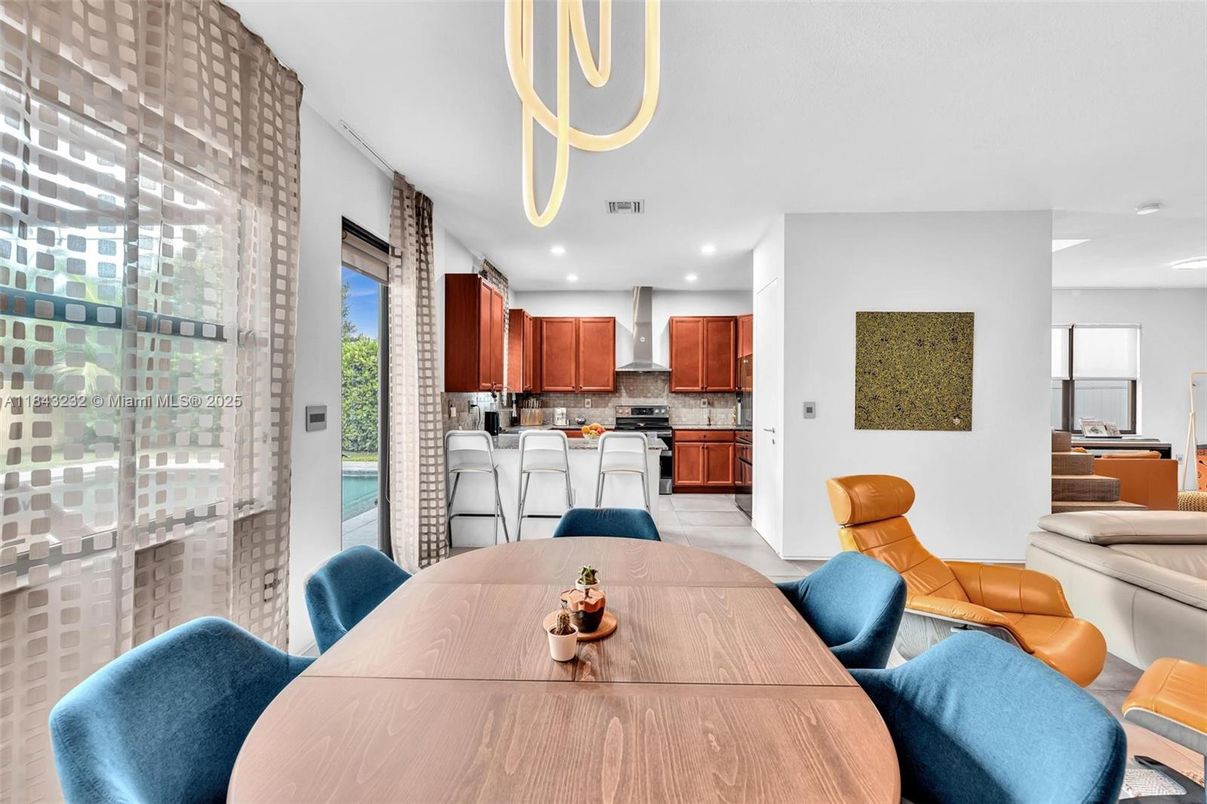 Dining room, Interior, Kitchen, Recessed Lighting