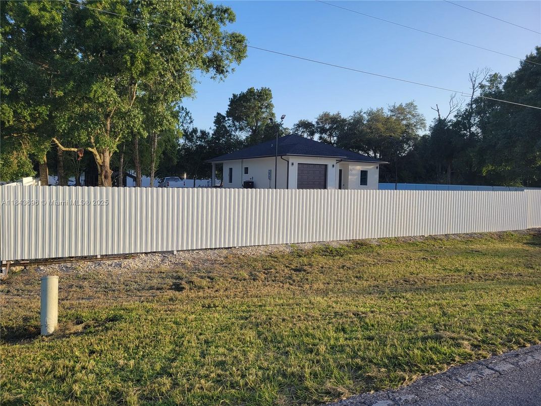Backyard, Exterior