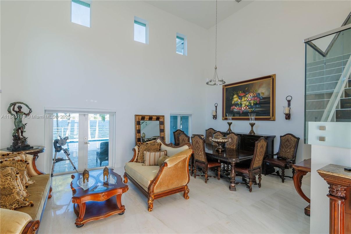 Dining room, Interior, Living room, Pendant Lights