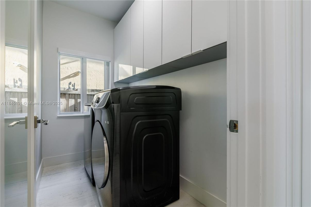 Interior, Washer