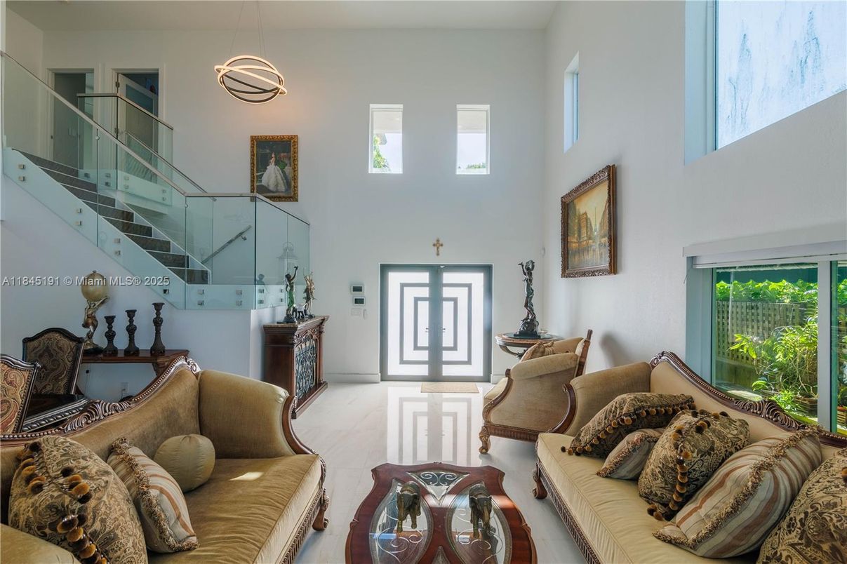 Interior, Living room, Pendant Lights