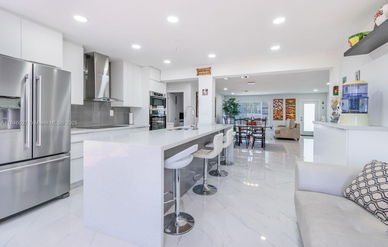 Dining room, Interior, Kitchen, Marble, Recessed Lighting, Stainless Steel Appliances