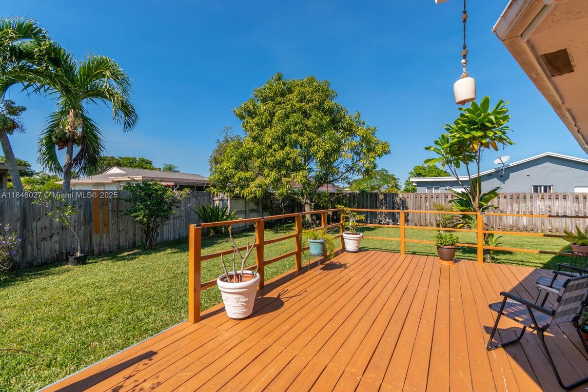Backyard, Exterior
