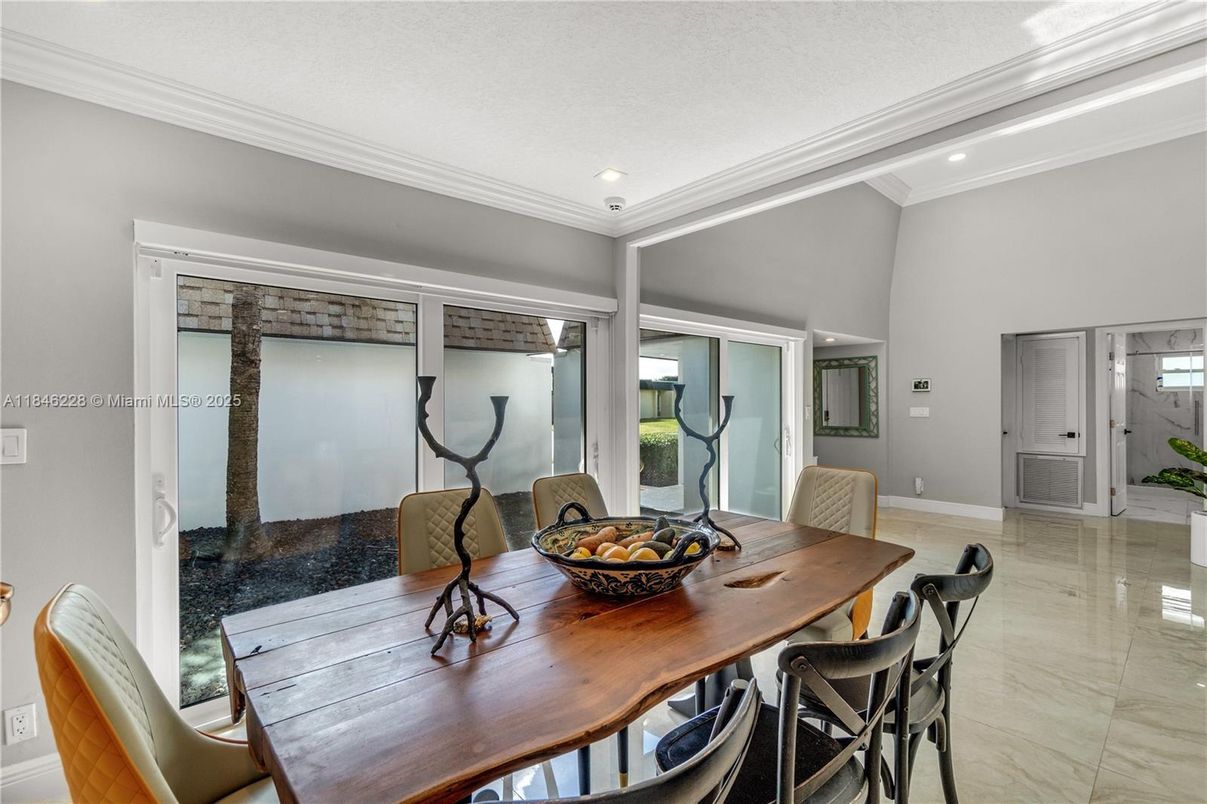 Dining room, Interior, Recessed Lighting