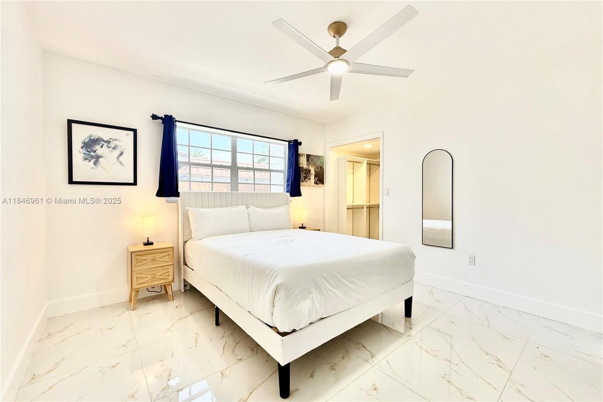 Bedroom, Interior, Marble, Recessed Lighting
