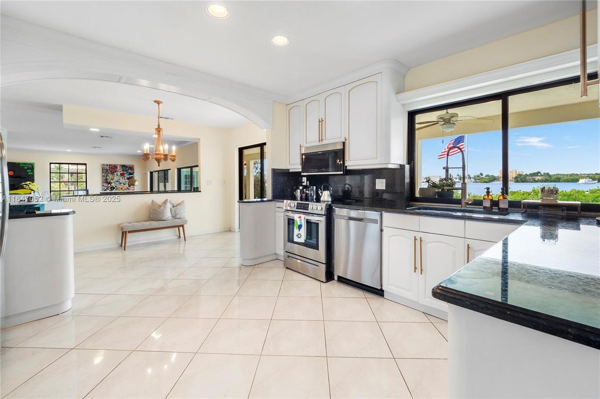 Chandelier, Interior, Kitchen, Recessed Lighting, Stainless Steel Appliances, Water