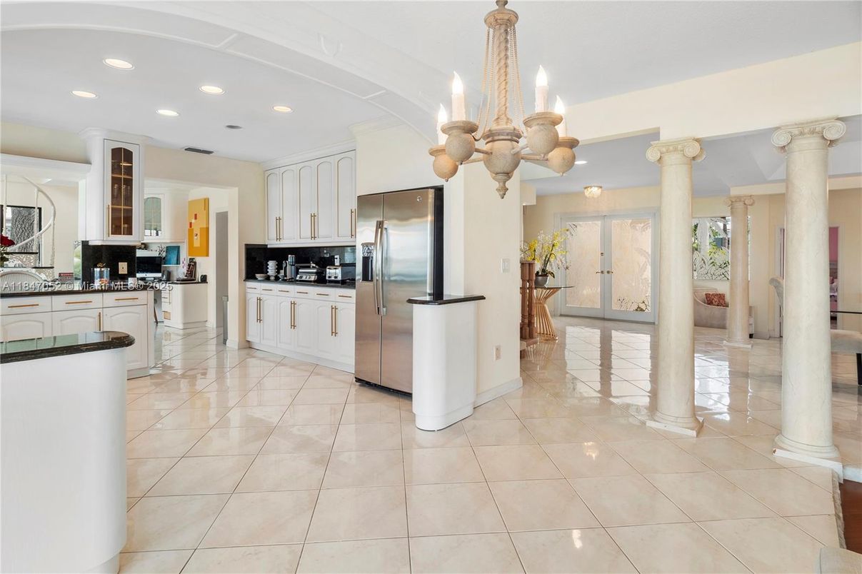 Chandelier, Interior, Kitchen, Recessed Lighting, Stainless Steel Appliances