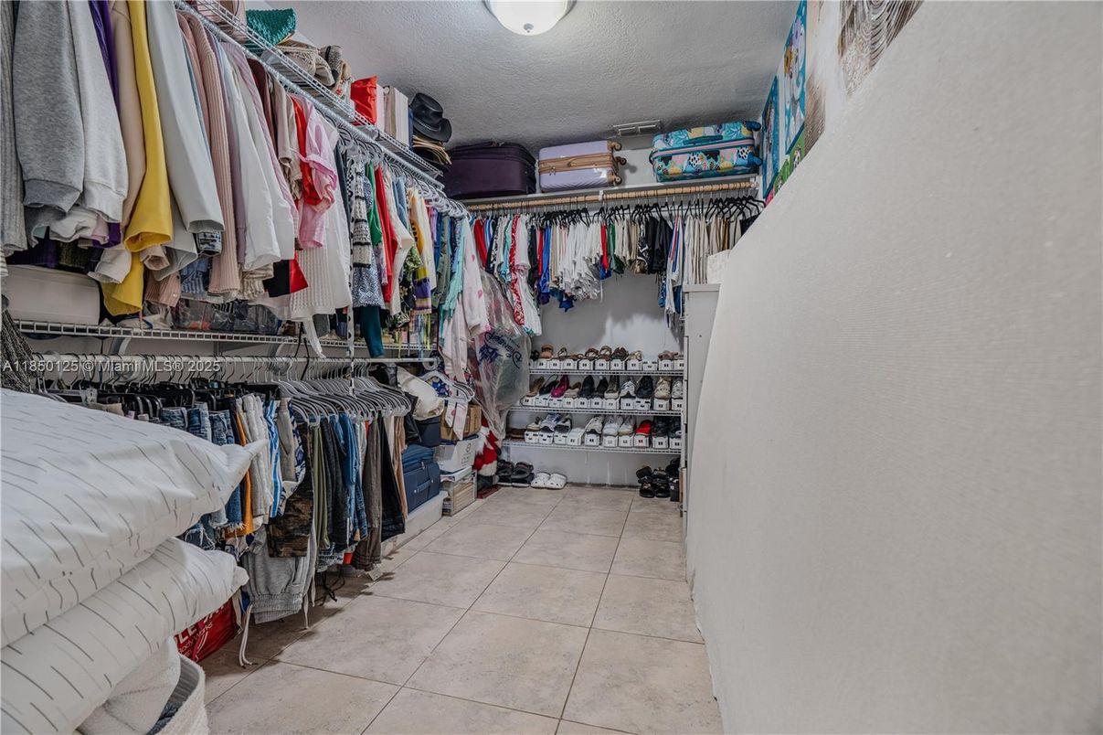 Interior, Walk-in Closets