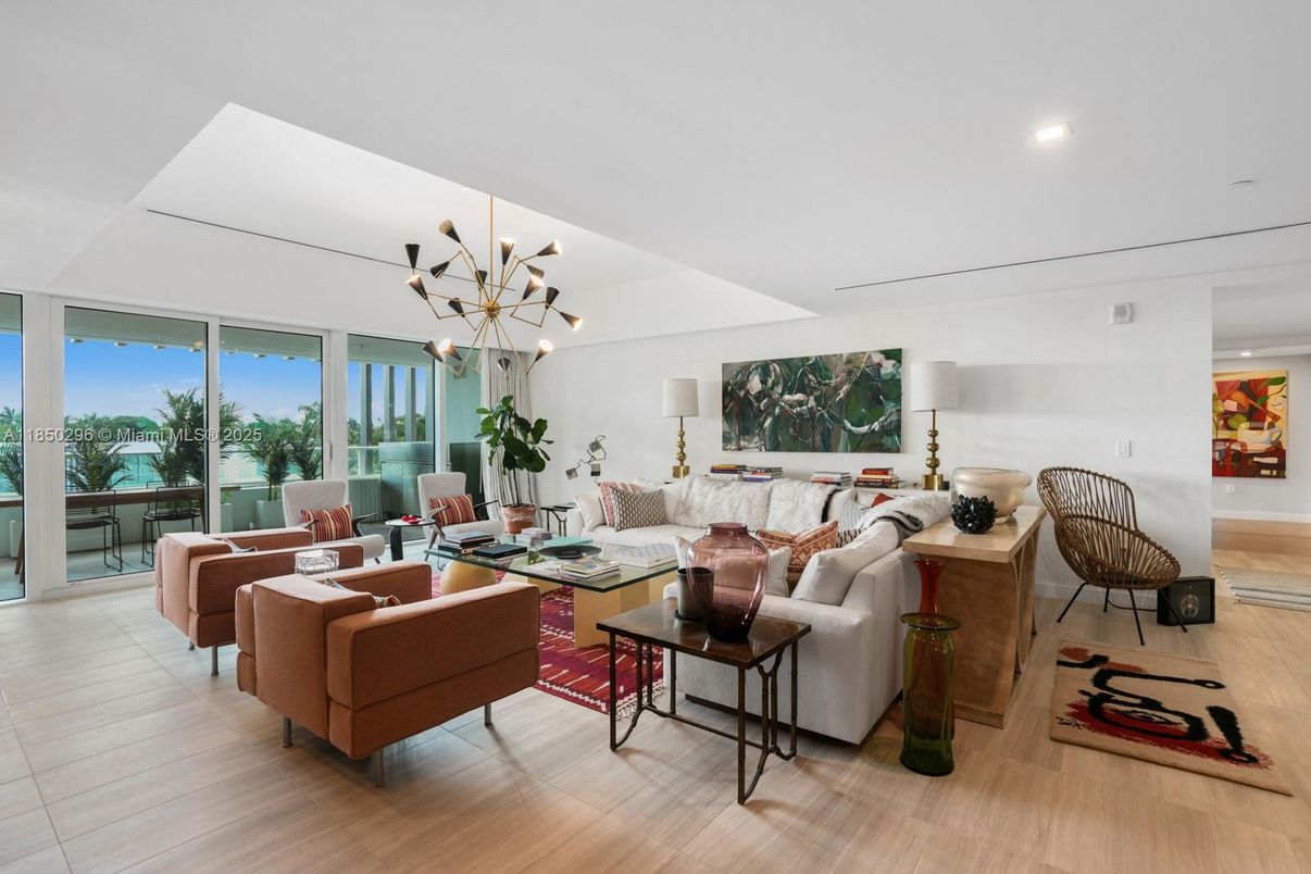 Dining room, Interior, Living room, Pendant Lights, Recessed Lighting, Water, Wood Texture Flooring