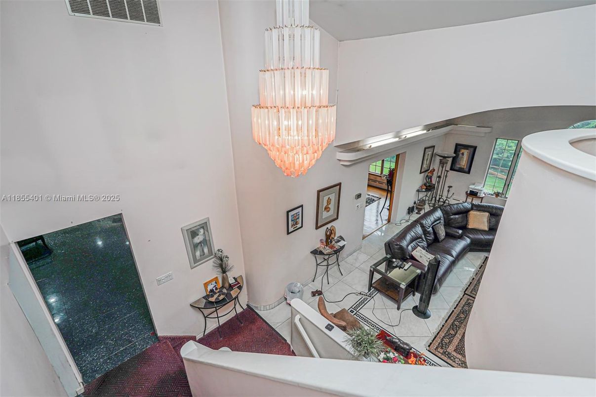 Chandelier, Interior, Living room