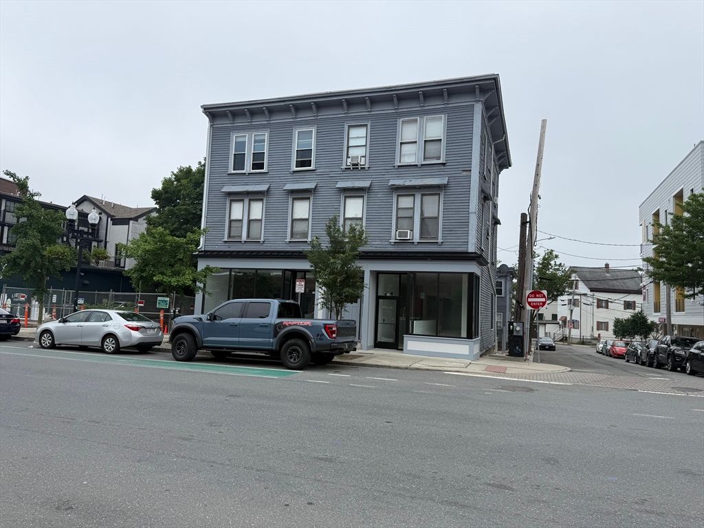 Exterior, Facade, Condo Building