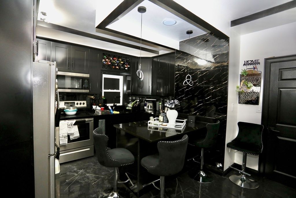 Dining room, Interior, Kitchen, Marble, Marble Walls, Pendant Lights, Recessed Lighting