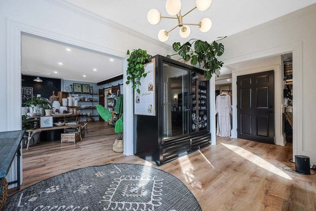 Dining room, Interior, Pendant Lights, Recessed Lighting, Wood Texture Flooring