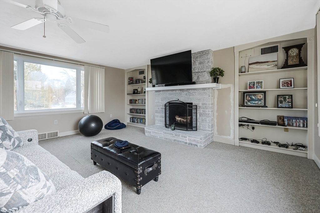 Fireplace, Interior, Living room