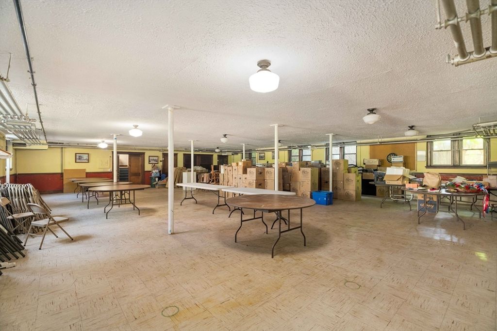 Dining room, Interior